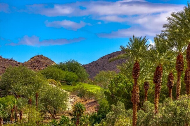 Building Photo - 30 Strada Di Villaggio