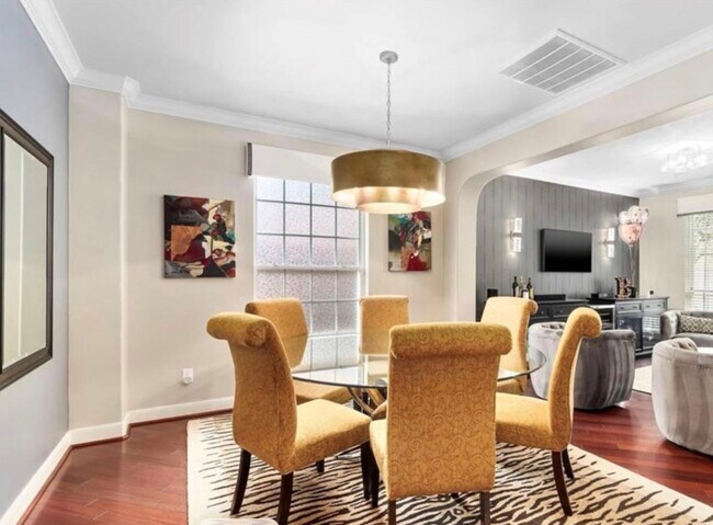 Building Photo - 2211 Mad River Ln