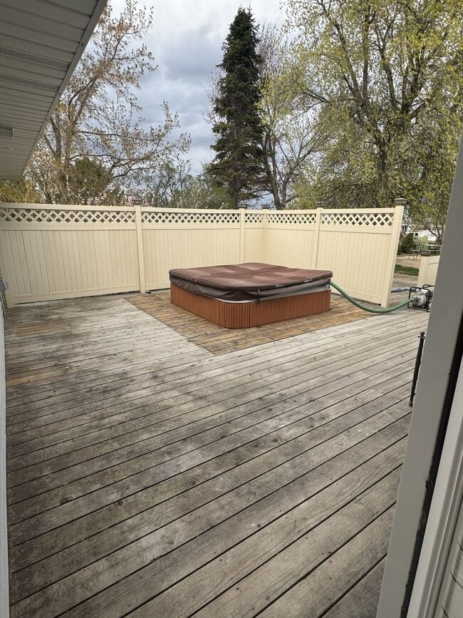 Building Photo - Completely Remodeled 4 Bed, 2 Bath Country Home – 1.5 Acres – Horse & Livestock Friendly!