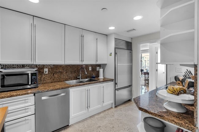 Building Photo - 151 Crandon Blvd