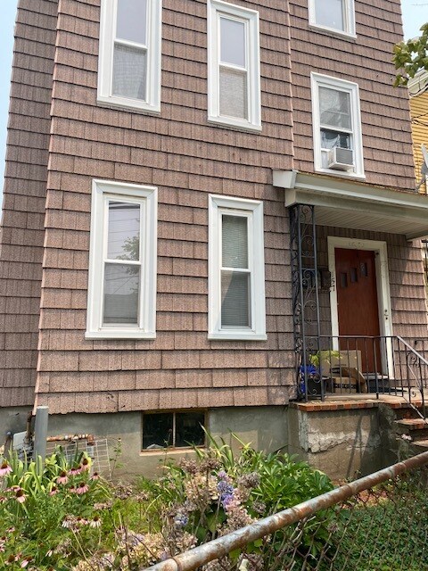 Building Photo - 157 Beacon St
