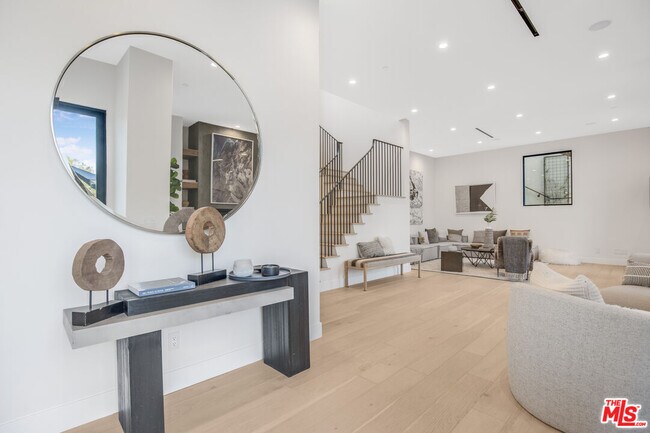 Building Photo - 3101 Belden Dr