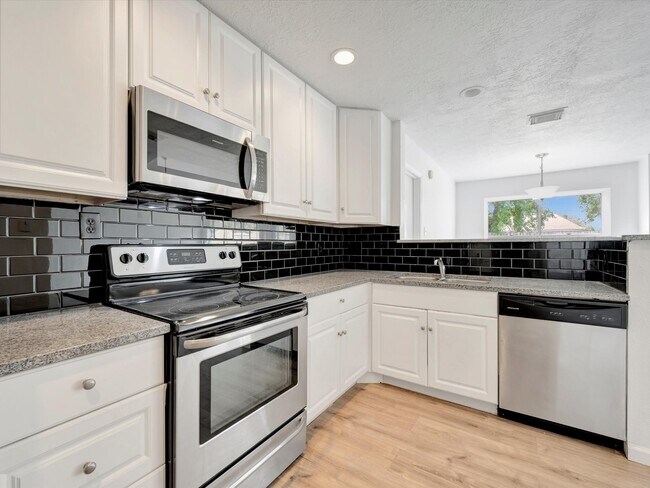 Building Photo - 2515 Northern Dr