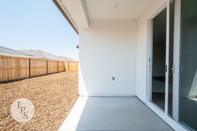 Building Photo - Madera Tesoro Viejo Single-Story Home, 3BR...