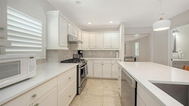 Building Photo - 3708 Sandspur Ln
