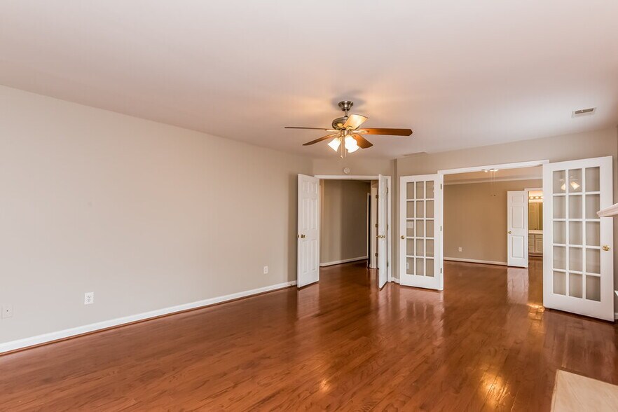 Building Photo - 4405 Walforde Blvd