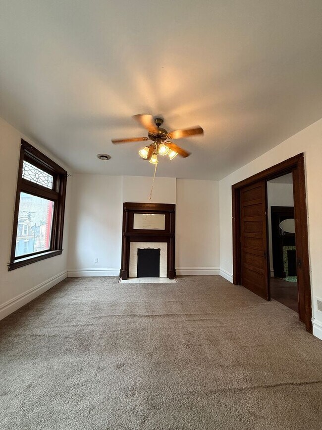 Building Photo - 1309 E Carson St