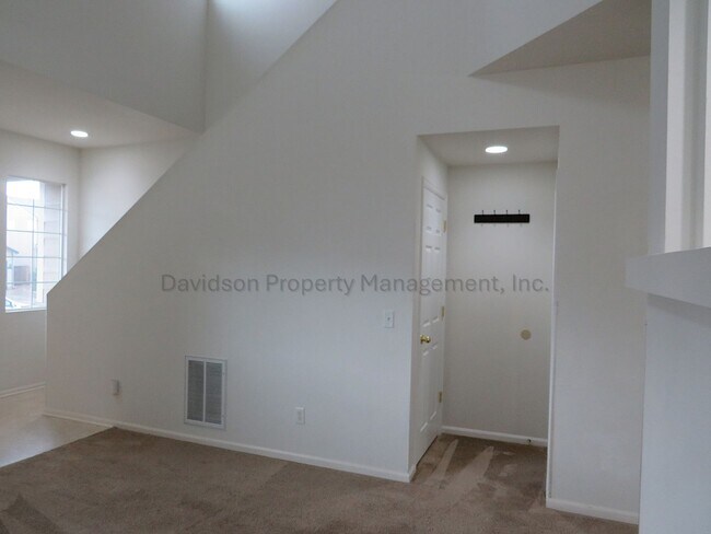 Building Photo - Beautiful 3-Bedroom House in Eastern Colorado Springs