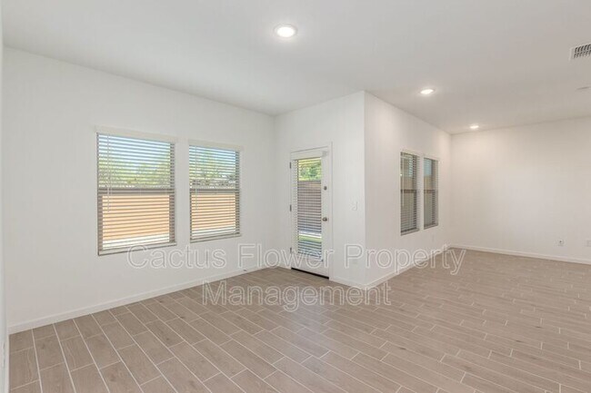 Building Photo - 3044 W Bent Tree Dr