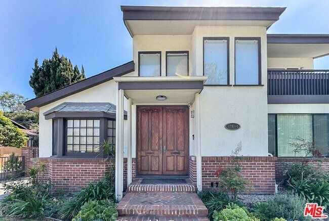 Building Photo - 12694 Montana Ave