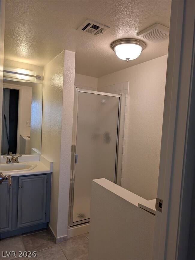 Building Photo - 4440 Woodpine Dr