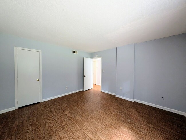 Building Photo - 1220 Gorman St