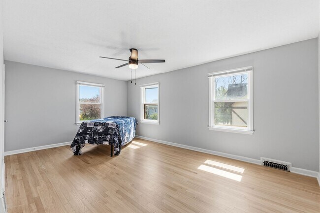 Building Photo - 2 Bedroom Duplex in Dundee