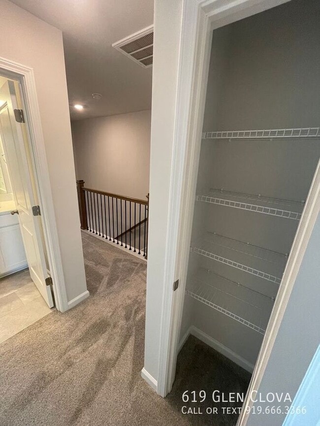 Building Photo - 619 Glen Clova Glen