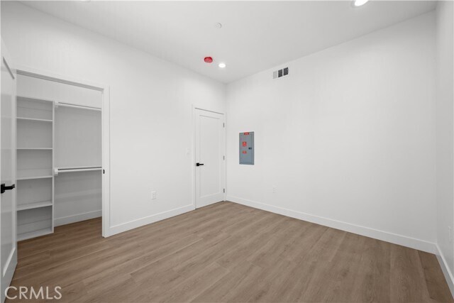 Building Photo - 642 N Boyle Ave