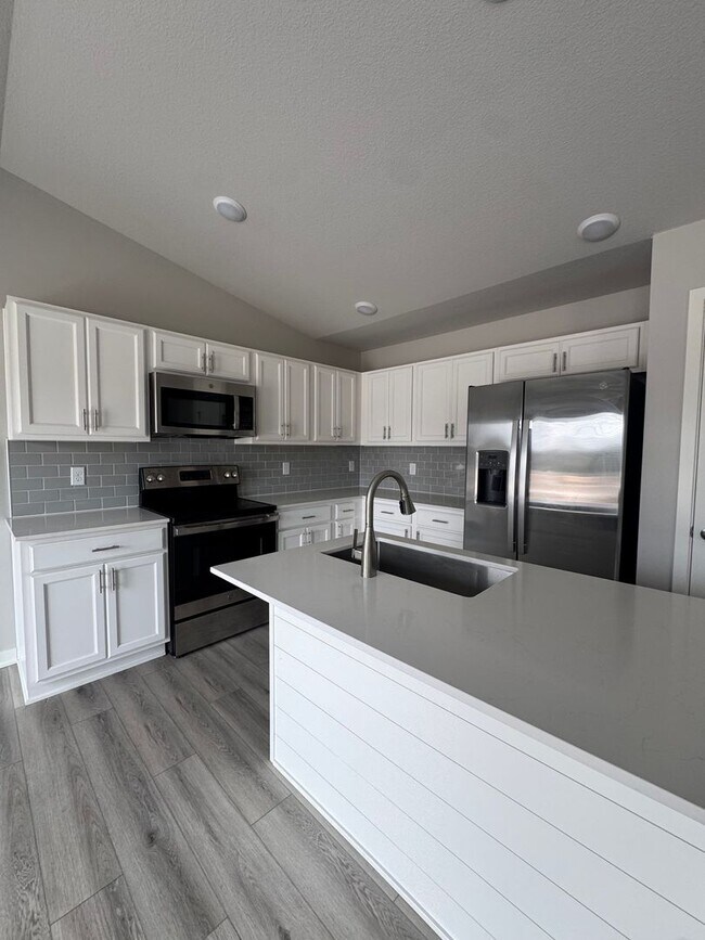 Building Photo - Luxury Home with Attached 2 Car Garage and finished basement!