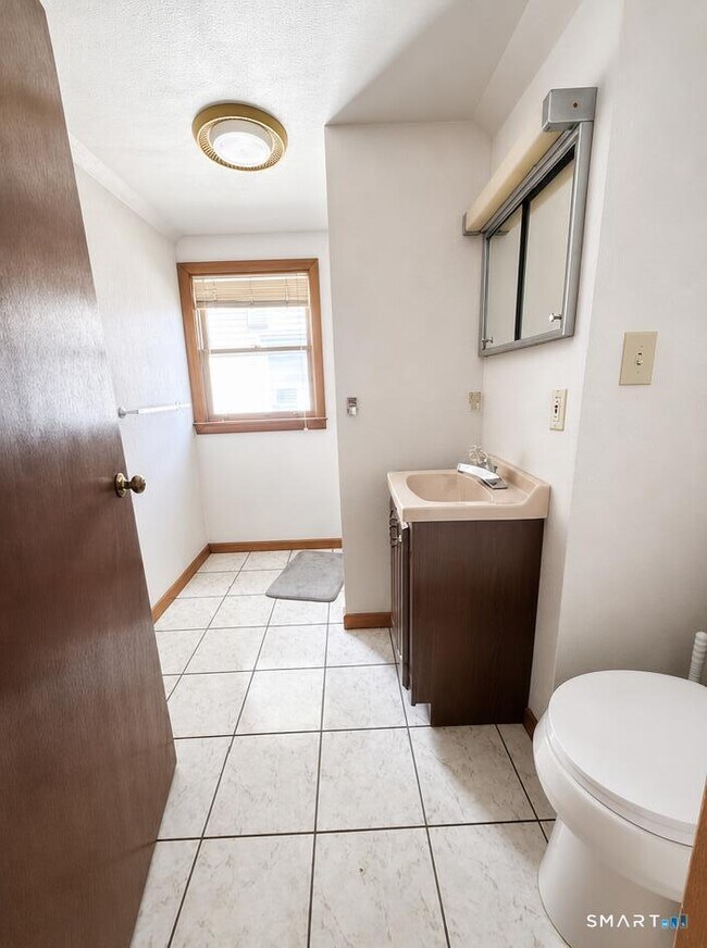 Building Photo - 44 Westphal St