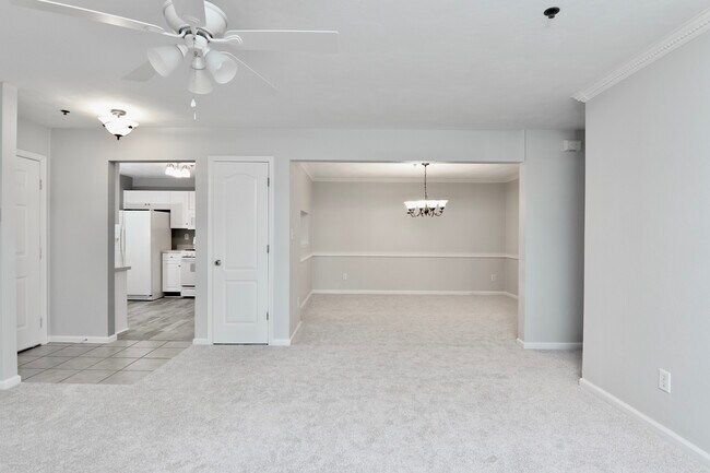 Building Photo - 2204 Lesner Crescent