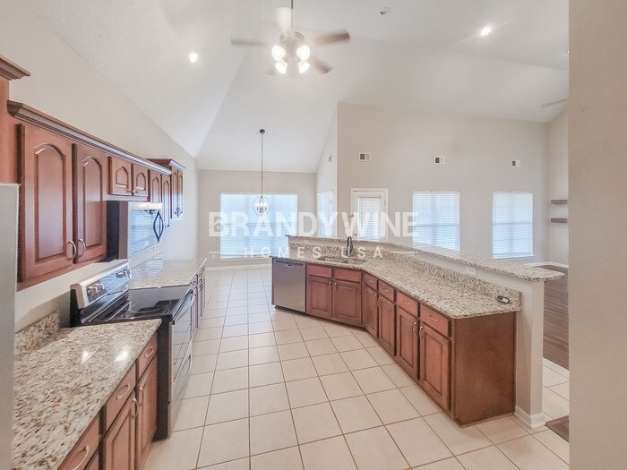 Building Photo - 9876 Brimfield Dr