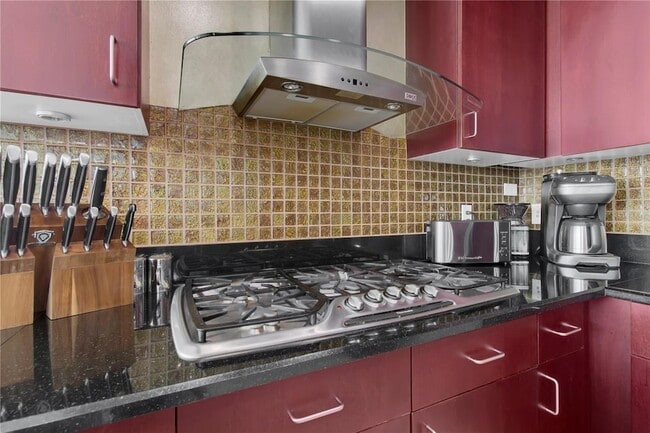 Building Photo - 150 E Robinson St