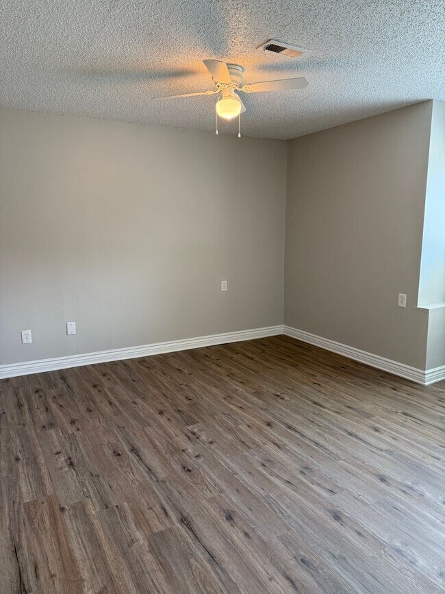 Building Photo - 4015 Stonedike Dr
