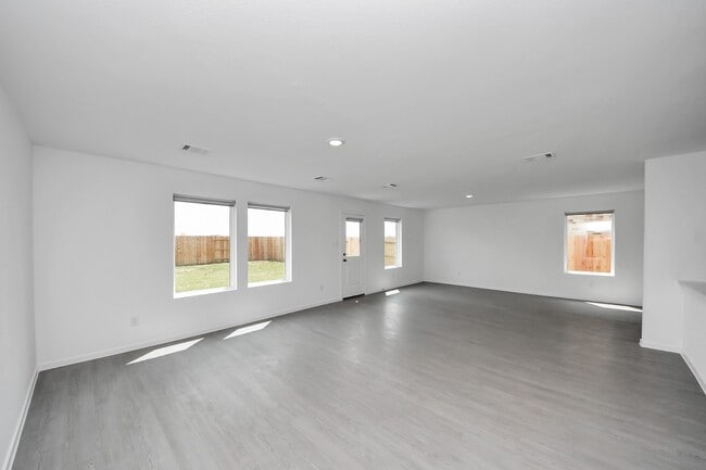 Building Photo - 3012 Majestic Sunrise Dr