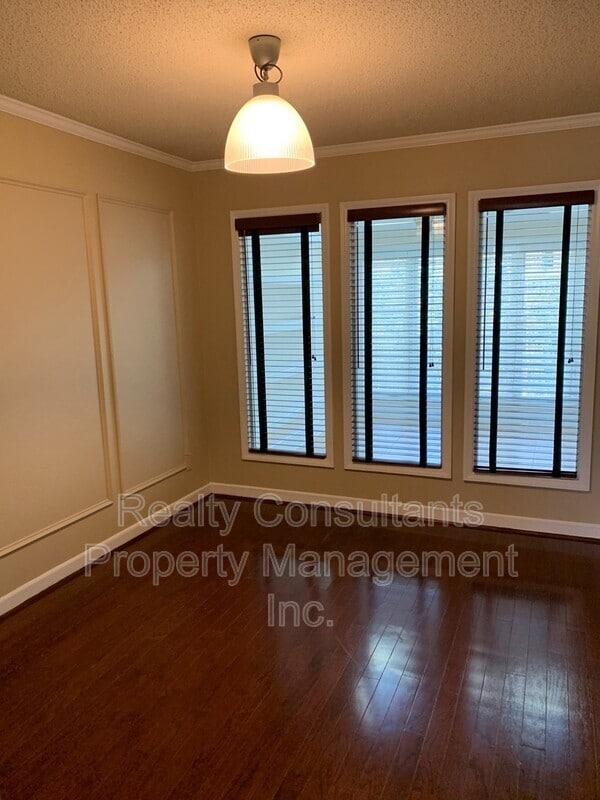 Building Photo - 306-D S Lindell Rd
