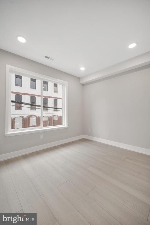 Building Photo - 1111 S 24th St