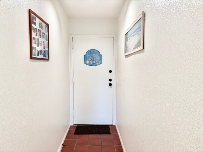 Building Photo - Surfside III / Port Hueneme / 1 bedroom on the 2nd floor with Oceanviews!