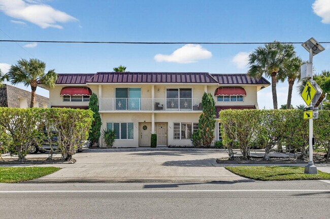 Building Photo - 596 SE 20th Ave