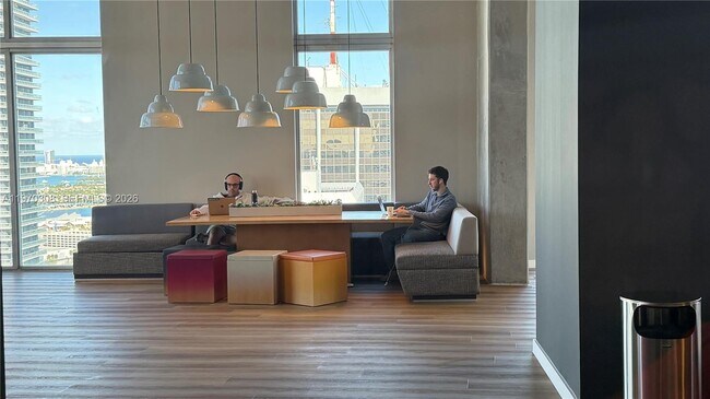 Building Photo - 151 SE 1st St