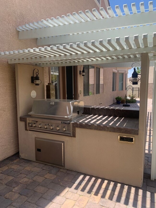 Building Photo - Beautifully Upgraded Single-Story Home in Coventry at Anthem!