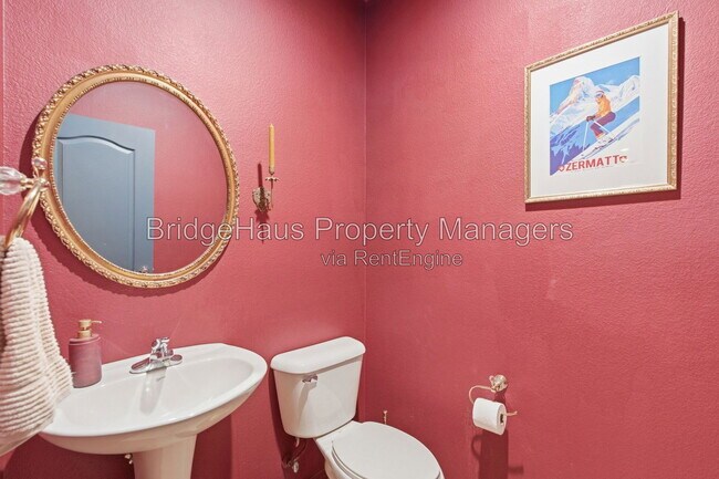 Building Photo - 425 S Meadowbrook Dr