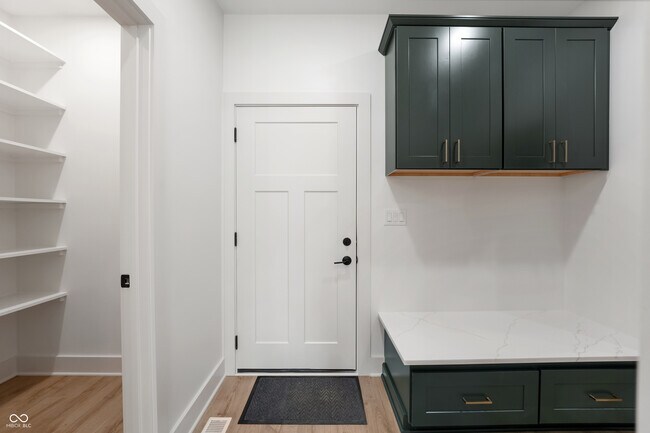Building Photo - 5123 Oak Rdg Pl