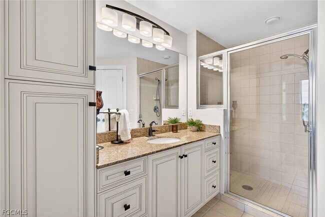 Building Photo - 2825 Palm Beach Blvd