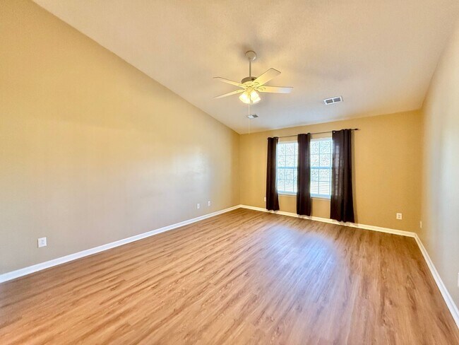 Building Photo - Charming 3BD, 2BA Fuquay-Varina Home with ...