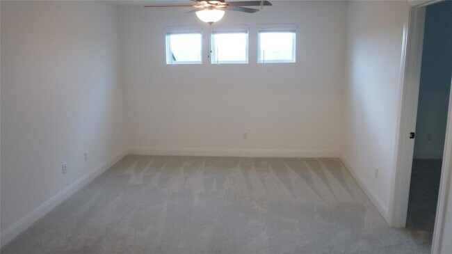 Building Photo - 11904 Paseo de los Lagos Ln