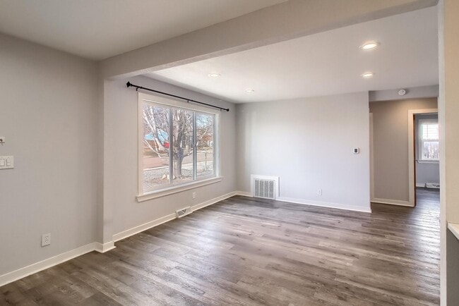 Building Photo - Modern Elegance in Denver: Recently Renovated 2BR/1BA Gem with Detached Garage and Fenced Yard!