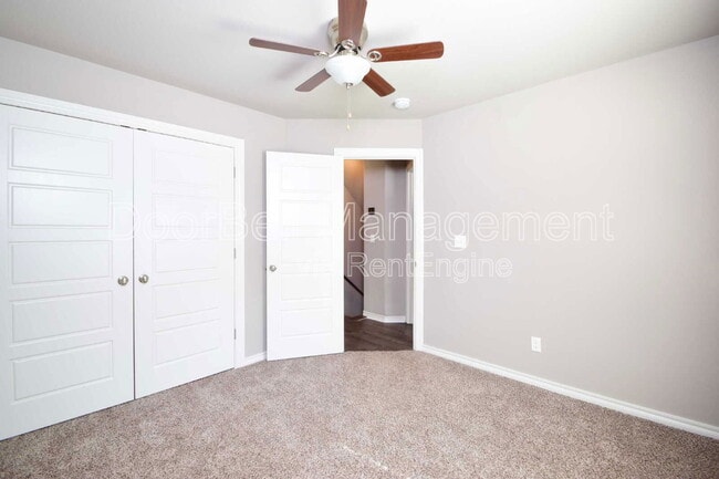 Building Photo - 512 S Haynie St