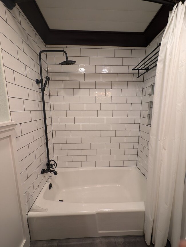 Building Photo - Stunning 4-Bedroom Home in Desirable Central Kitsap Location