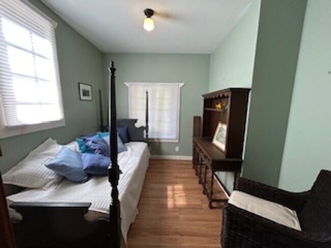 Building Photo - 1 Bed, 1 Bath + Office | Guerneville (Rio ...