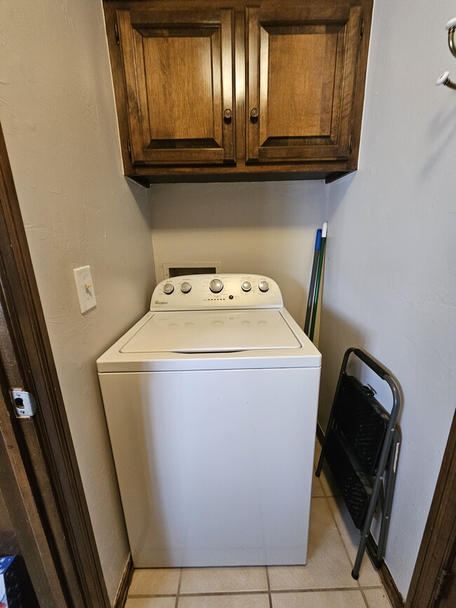 Laundry Area Washer - 11717 Heritage Square Rd