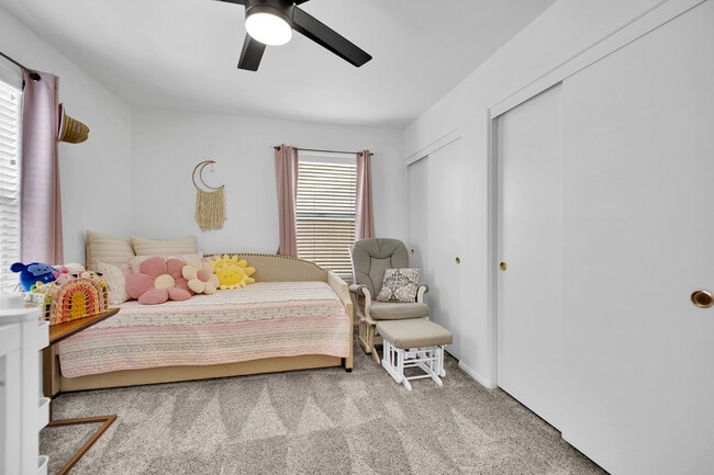 Building Photo - 11142 Romola St