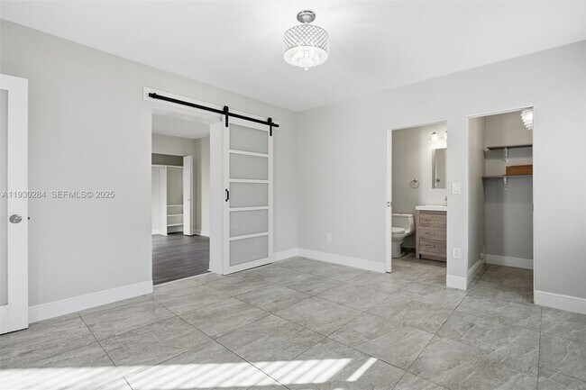 Building Photo - 2120 SW 16th St