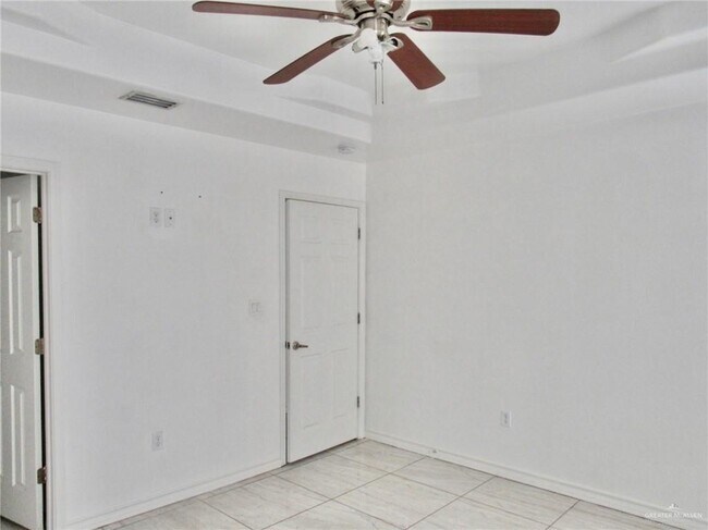 Building Photo - 15 W Harrison Ave