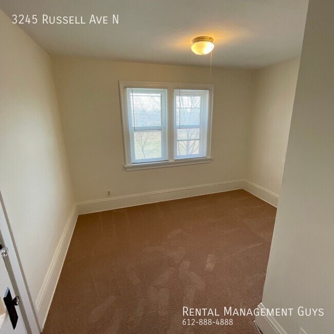 Building Photo - Charming 2 Bed/1 Bath + Den for Rent!