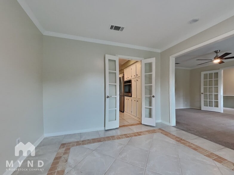 Building Photo - 4003 Highknoll Ln