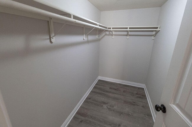 Building Photo - 4700 Dehaven Dr