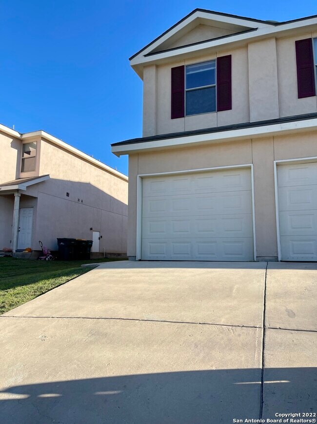 Building Photo - 10714 Mathom Landing