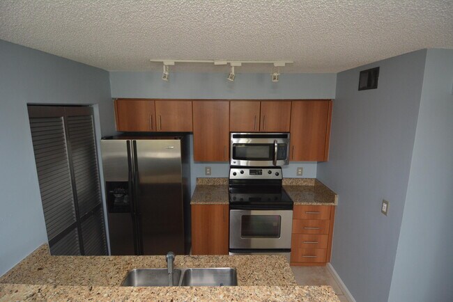 Building Photo - 1385 Crystal Way